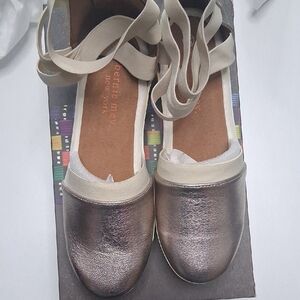 Bernie Mev Metallic Ribbon Strap Flats